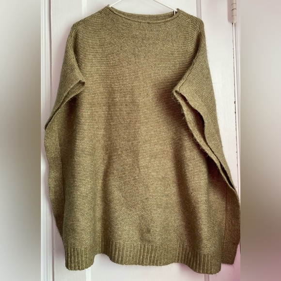 Universal Thread Oversized Short Dolman Sleeves Straight Line Sweater Sz: OSFM - Picture 1 of 7